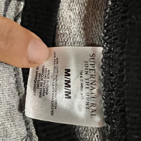 Supernatural sweatshirt - Picture 3 of 3